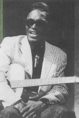 L I G H T N I N'   H O P K I N S, American Folk Blues Festival, Baden-Baden, Germany, October 1964; source: Blues Forum 5 (1. Quartal 1982), pp. 18/19; photographer: Stephanie Wiesand