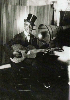 D A D D Y &nbsp; S T O V E P I P E at Gennett Records Studio, 1924; source: Notes accompanying Old Hat CD 1005