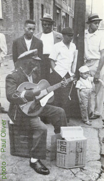 D A D D Y &nbsp; S T O V E P I P E at Maxwell Street, 1960; source: Tony Russell: Blacks Whites and Blues.- London (Studio Vista) 1970, p. 34; photographer: Paul Oliver