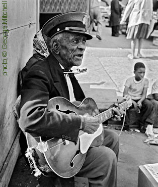 D A D D Y &nbsp; S T O V E P I P E playing on Maxwell Street, 1959; source: Posted @ Facebook by George Mitchell; photographer: George Mitchell